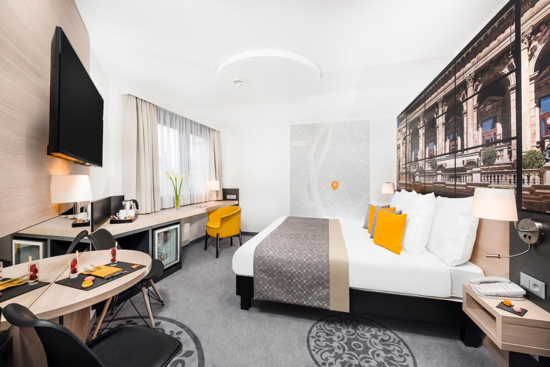 Mercure Budapest City Center Hotel Superior Room with Double Bed 2