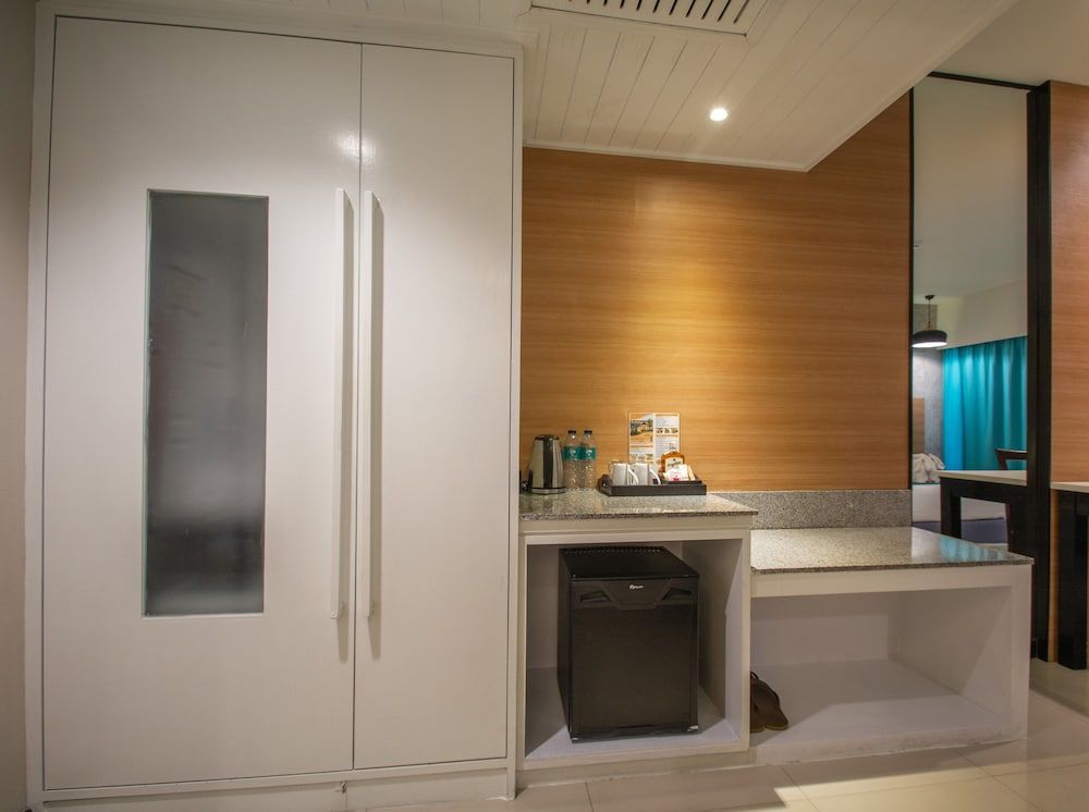 Peach Hill Resort Deluxe Room 8