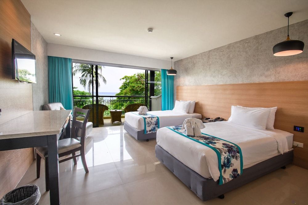 Peach Hill Resort Deluxe Room 3