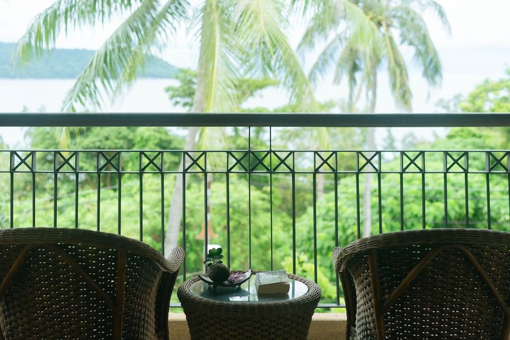 Peach Hill Resort Deluxe Room 5