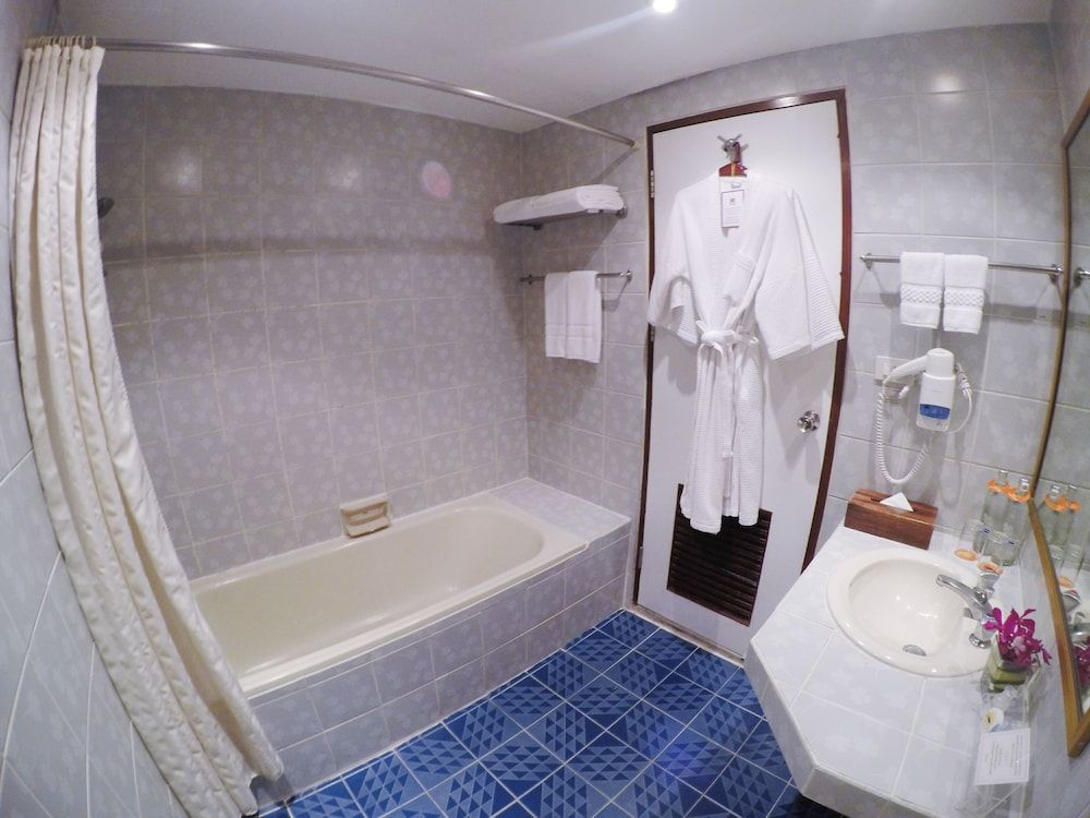 undefined City Lodge Bangkok 8