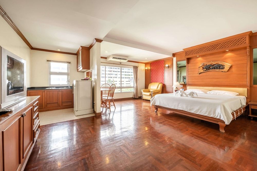 undefined Royal Ivory Sukhumvit Nana 2