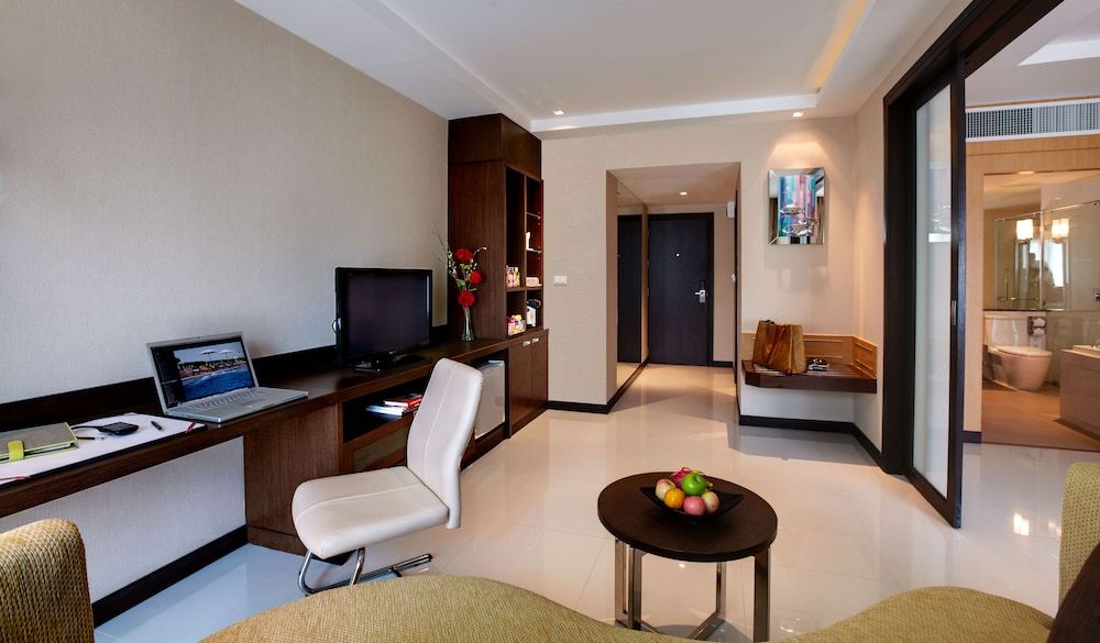 Intimate Hotel Pattaya Executive Suite, 1 King Bed 10