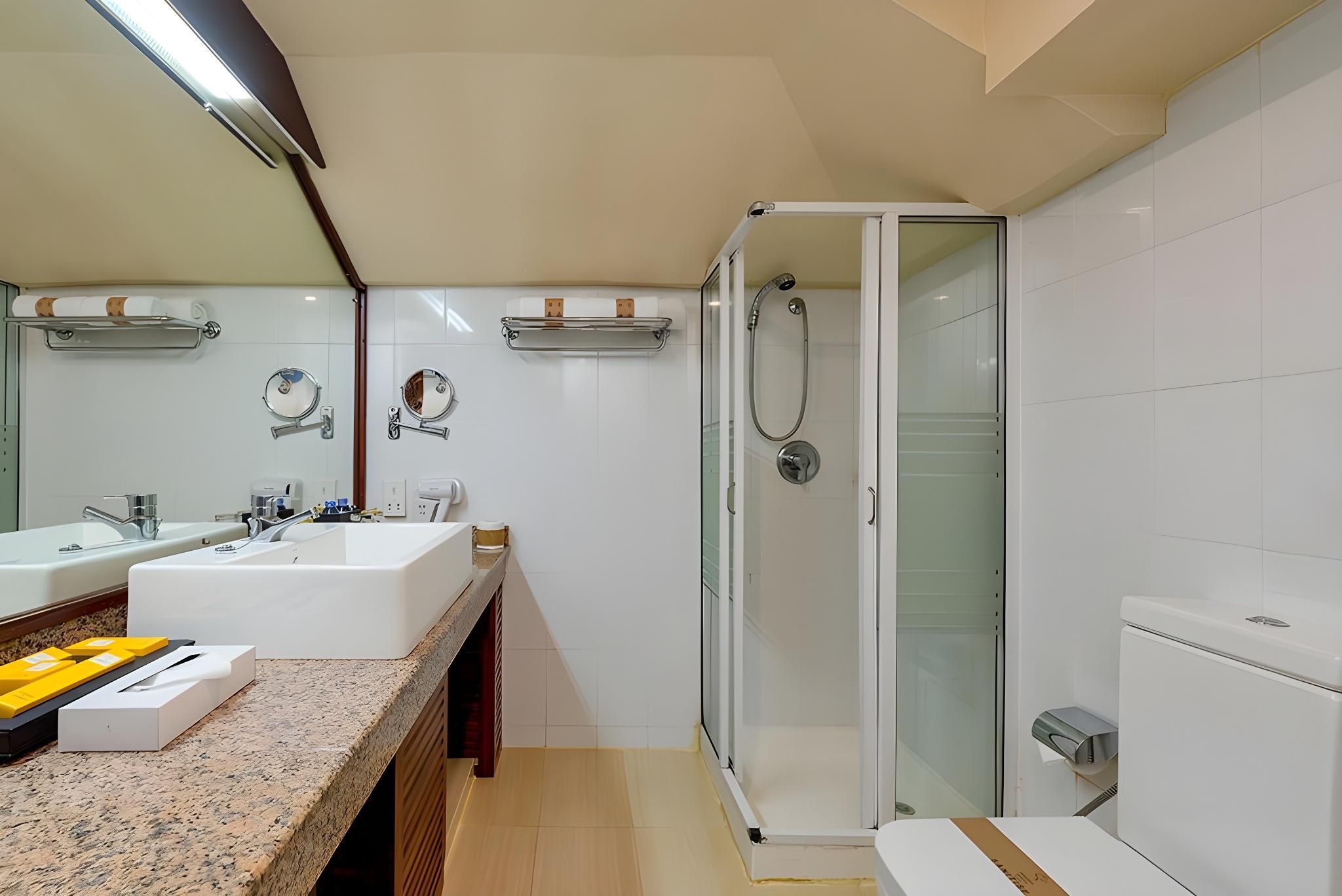 Deluxe Room - Non-Smoking