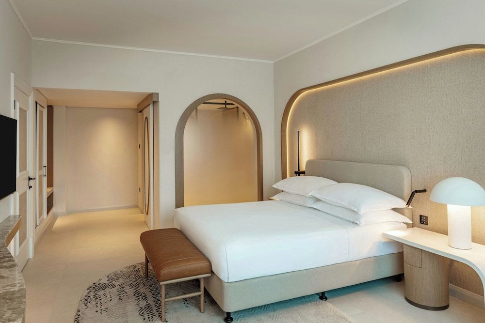 Sheraton Jumeirah Beach Resort Deluxe Room, 1 King Bed (JBR View) 4