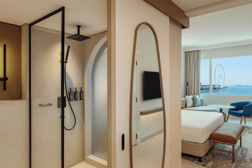 Sheraton Jumeirah Beach Resort Deluxe Room, 1 King Bed, Non Smoking, Sea View 11