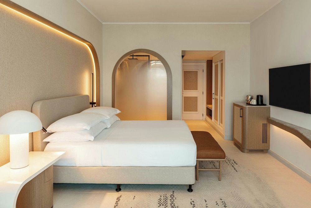 Sheraton Jumeirah Beach Resort Deluxe Room, 1 King Bed, Non Smoking, Sea View 3