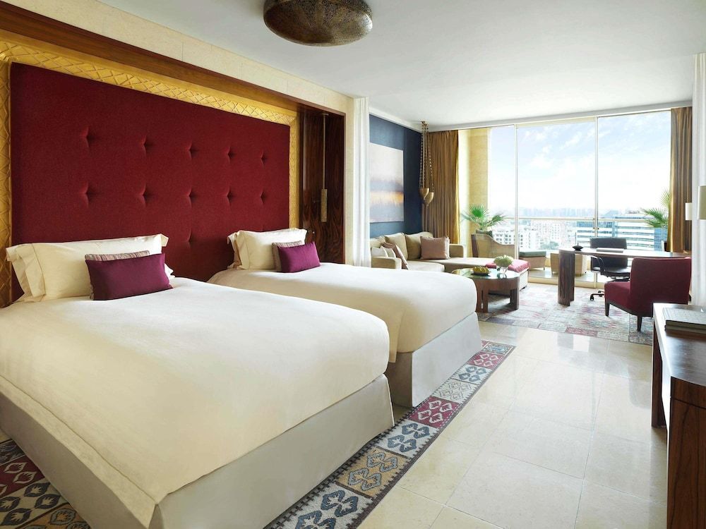 Raffles Dubai Signature Twin Room, 2 Twin Beds