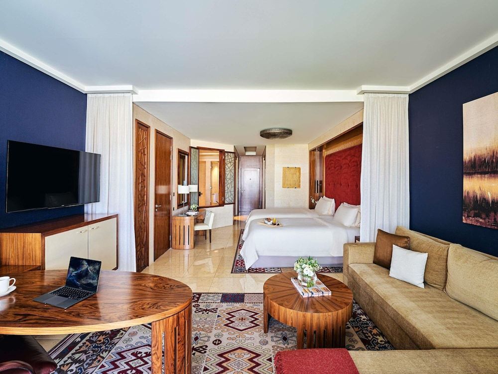 Raffles Dubai Signature Twin Room, 2 Twin Beds 2