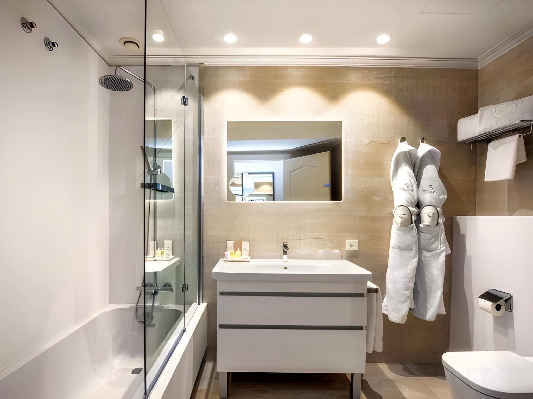 Deluxe Family Room - Spa Access Included