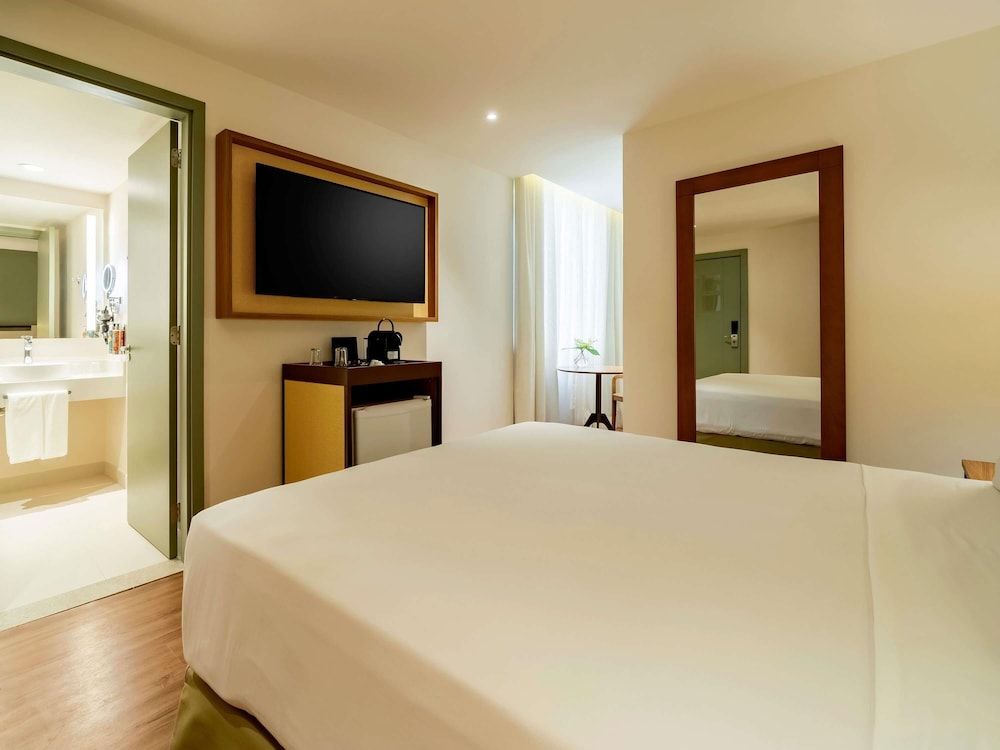 Grand Mercure Rio de Janeiro Copacabana Classic Room, 1 Queen Bed 4