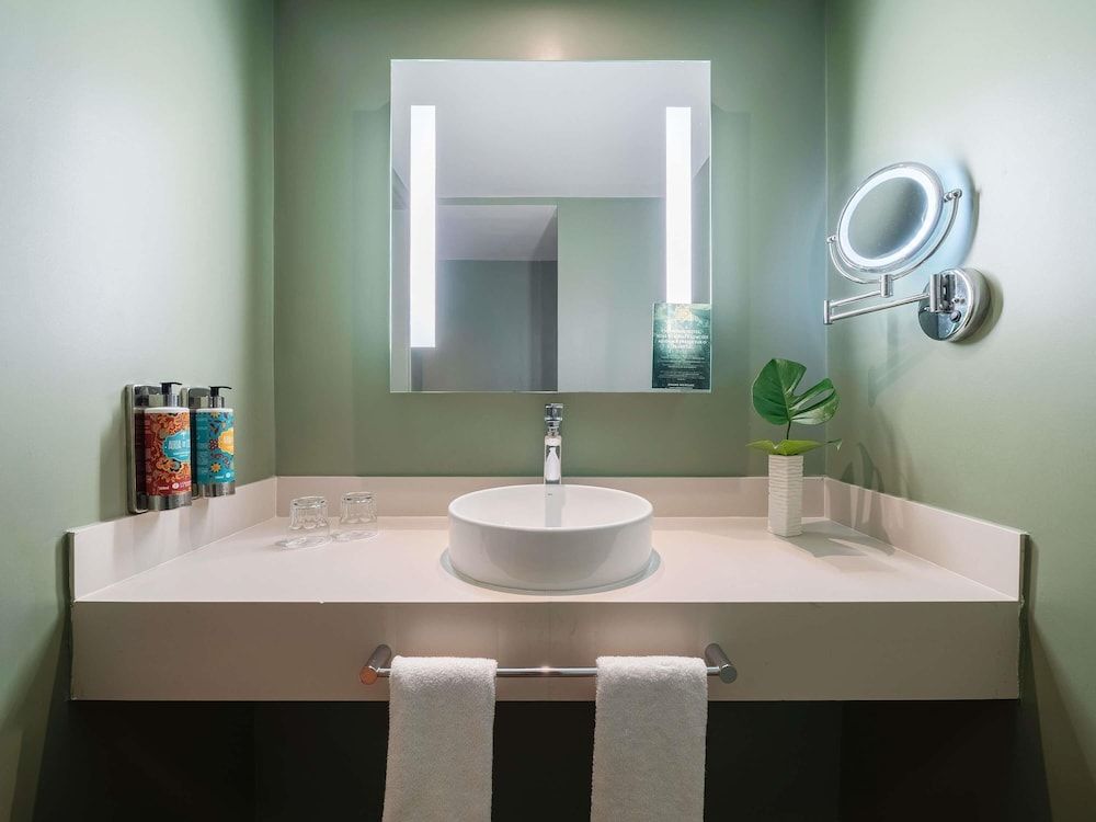 Grand Mercure Rio de Janeiro Copacabana Classic Room, 1 Queen Bed 8