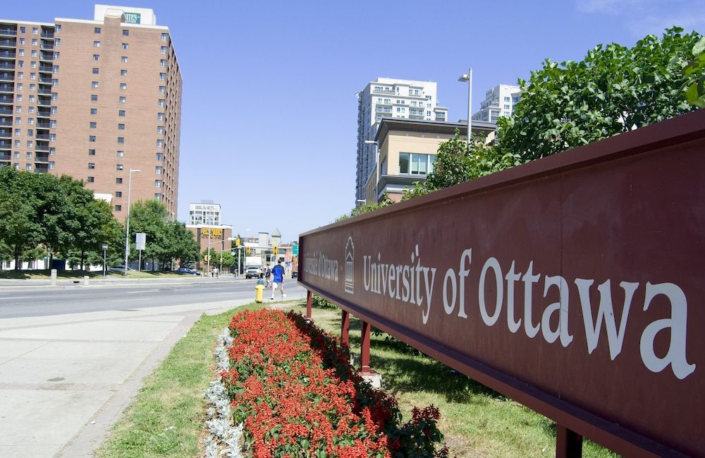 undefined Les Suites Hotel Ottawa 3