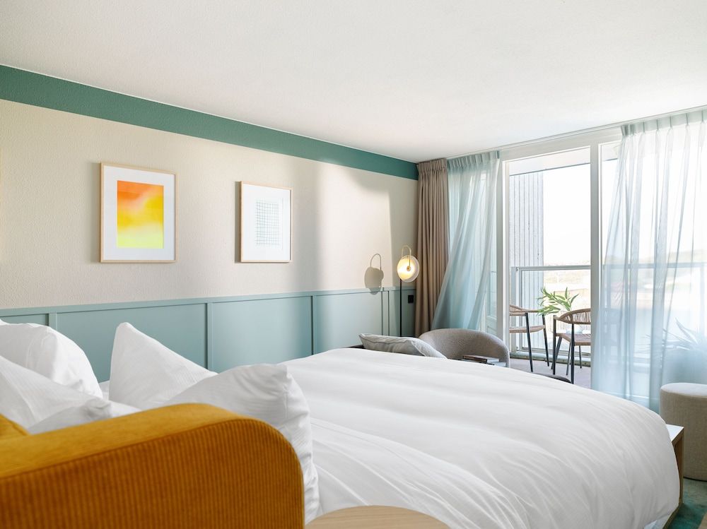 Carlton Beach Standard Studio 3