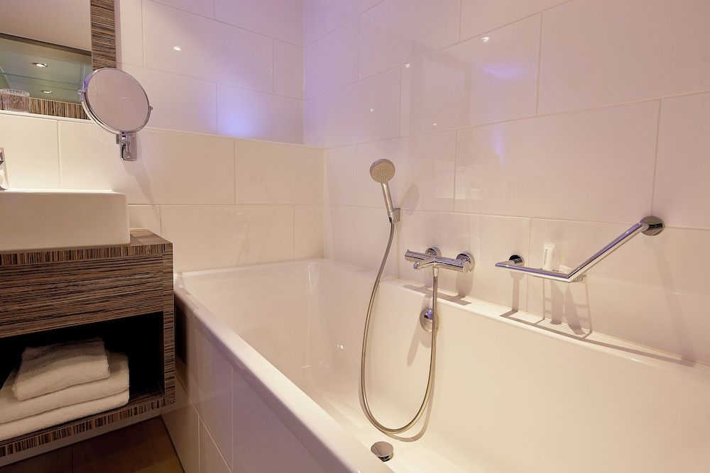 Carlton Beach Grand Double or Twin Room, 1 King Bed 4