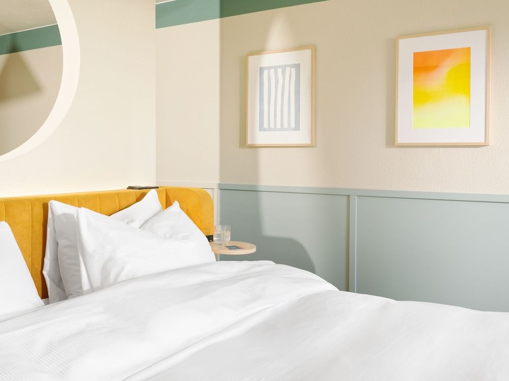 Carlton Beach Standard Studio 2