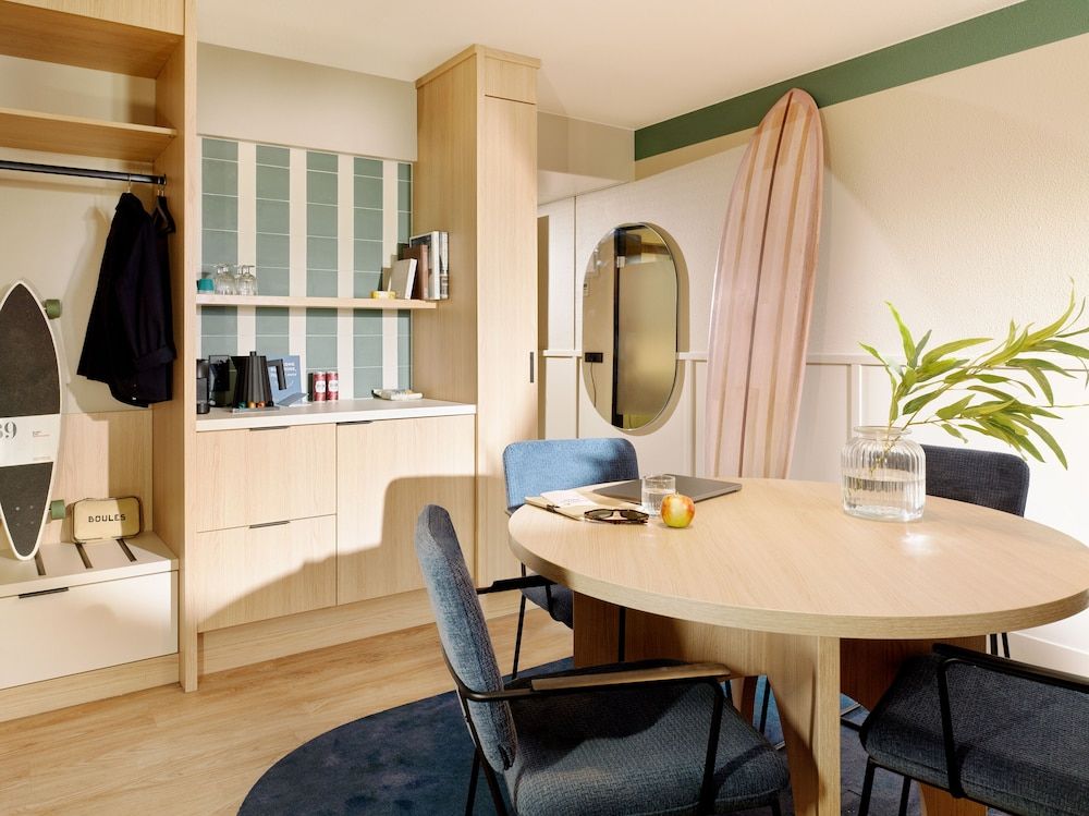 Carlton Beach Standard Studio 5