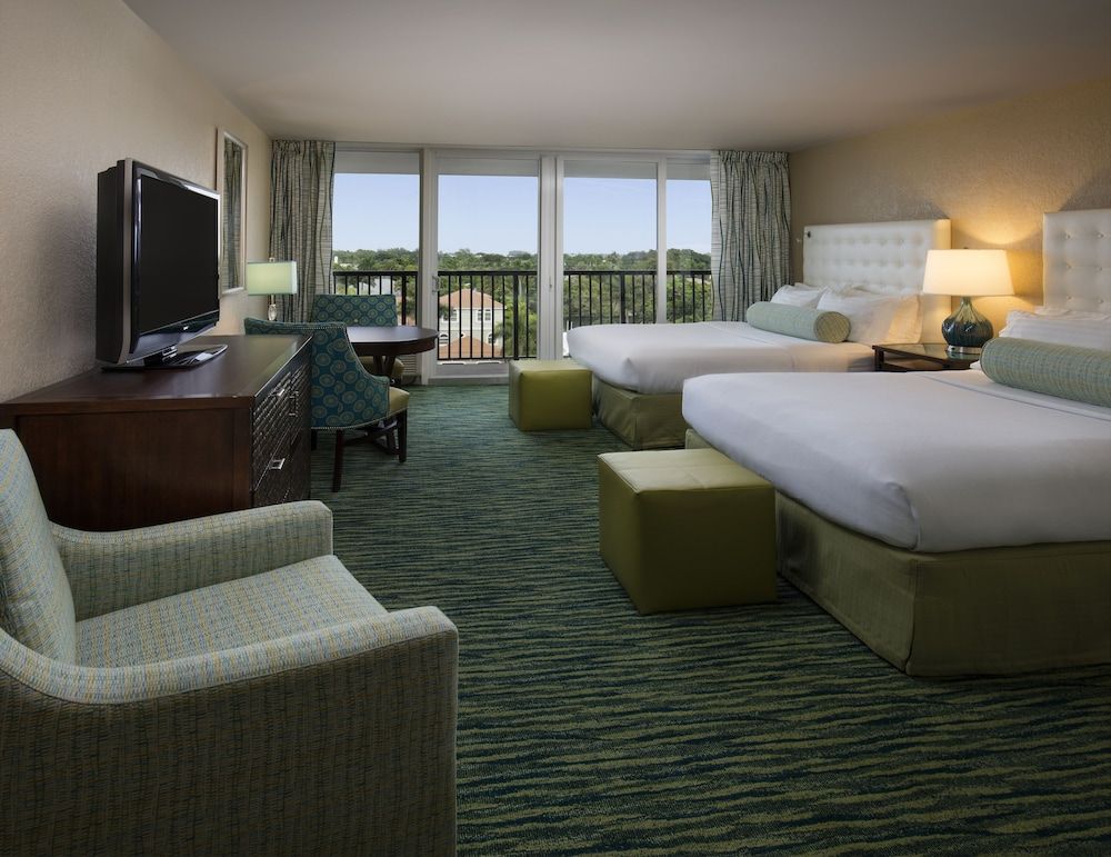 Room, 2 Queen Beds, Balcony, City View (Larger)