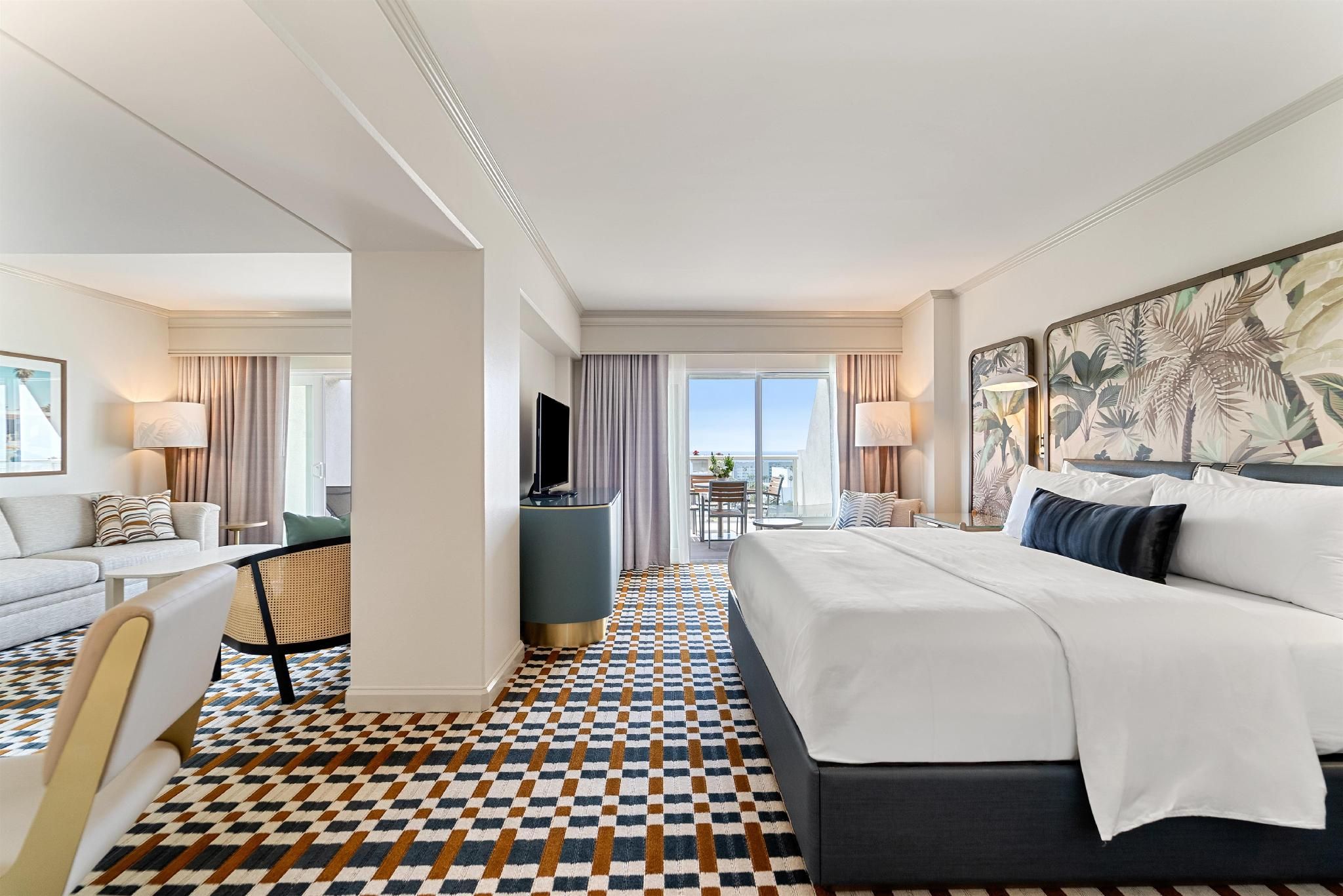 1 Bedroom King Suite With Sofabed