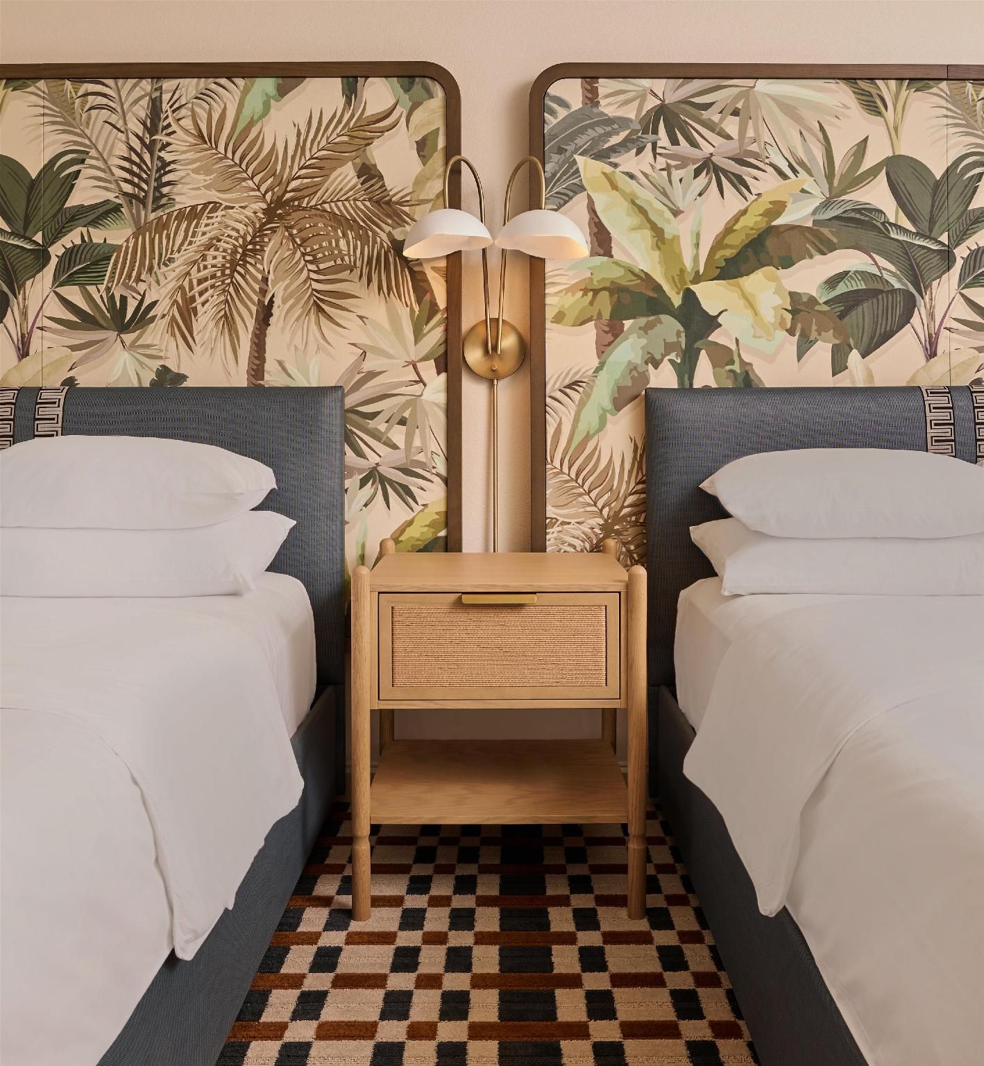 2 Queen Beds