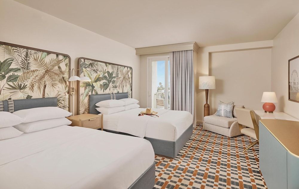 Room, 2 Queen Beds, City View