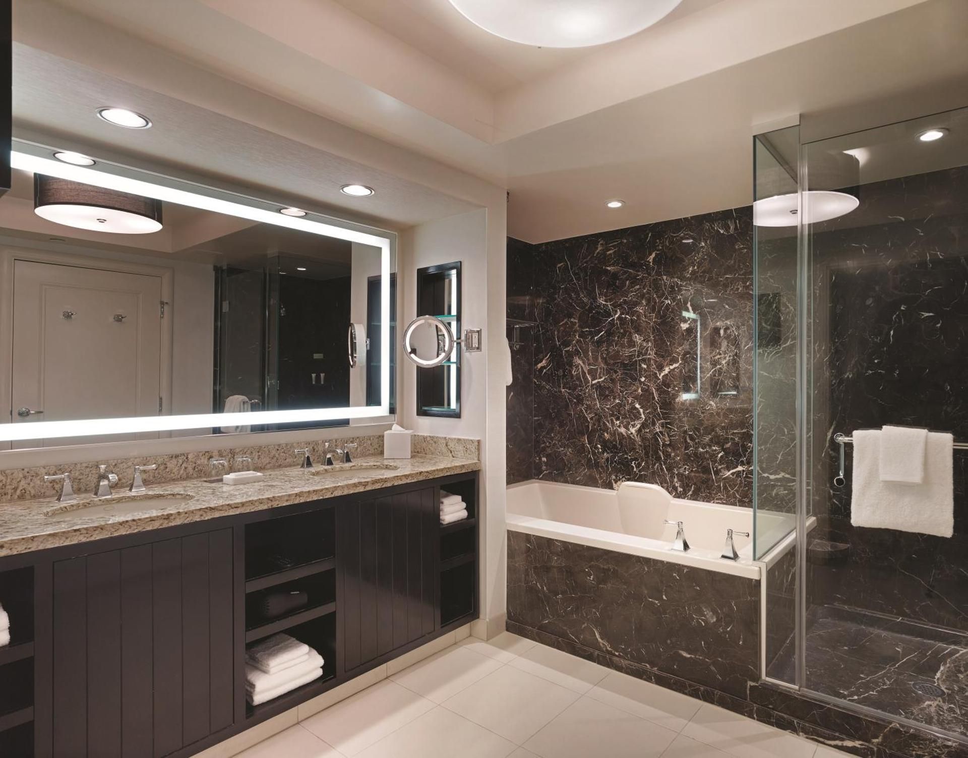 W Las Vegas W Escape Stadium View King Suite 9