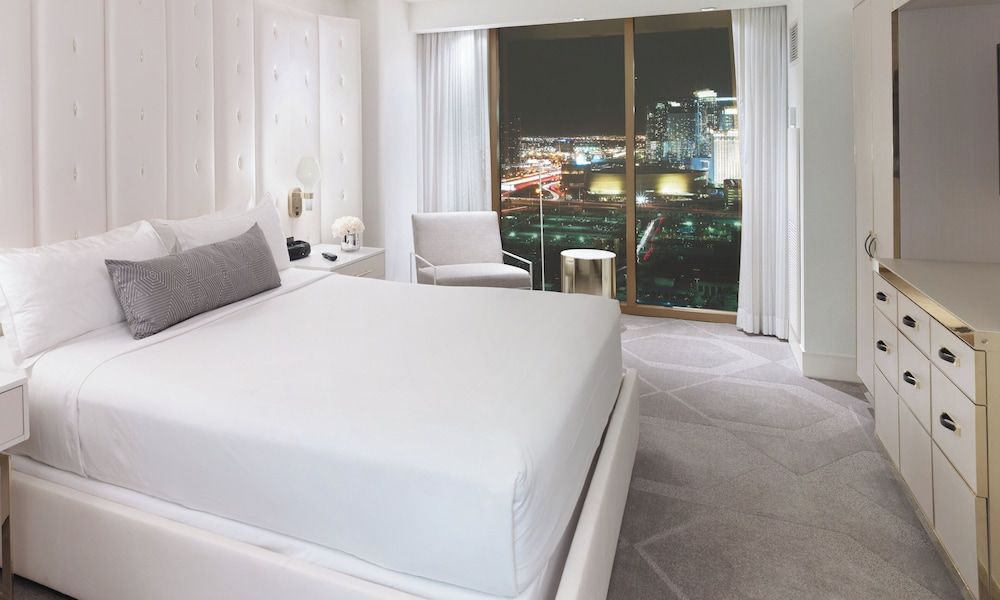 W Escape Strip View King Suite