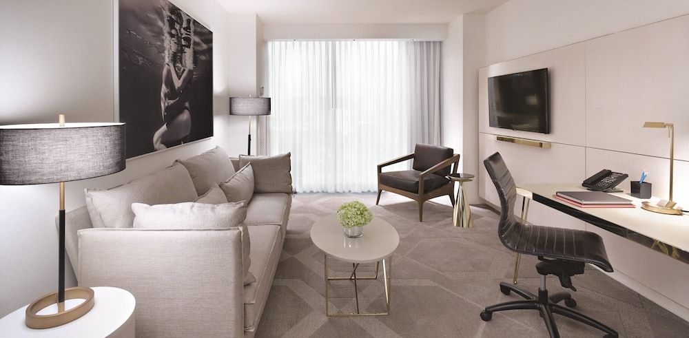 W Las Vegas W Escape Stadium View King Suite 11