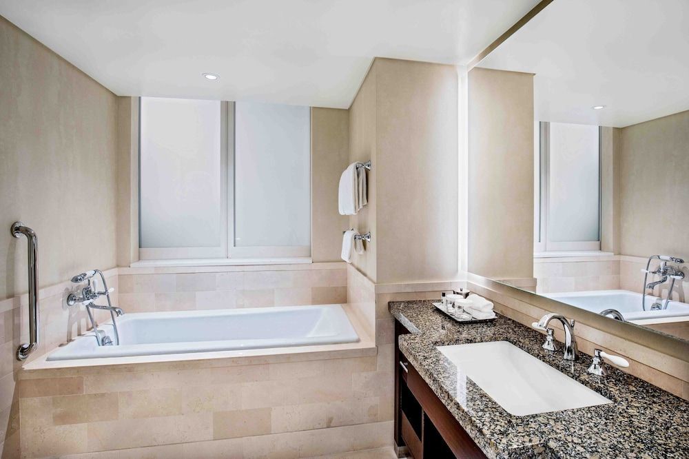 InterContinental Boston by IHG Classic Room 8