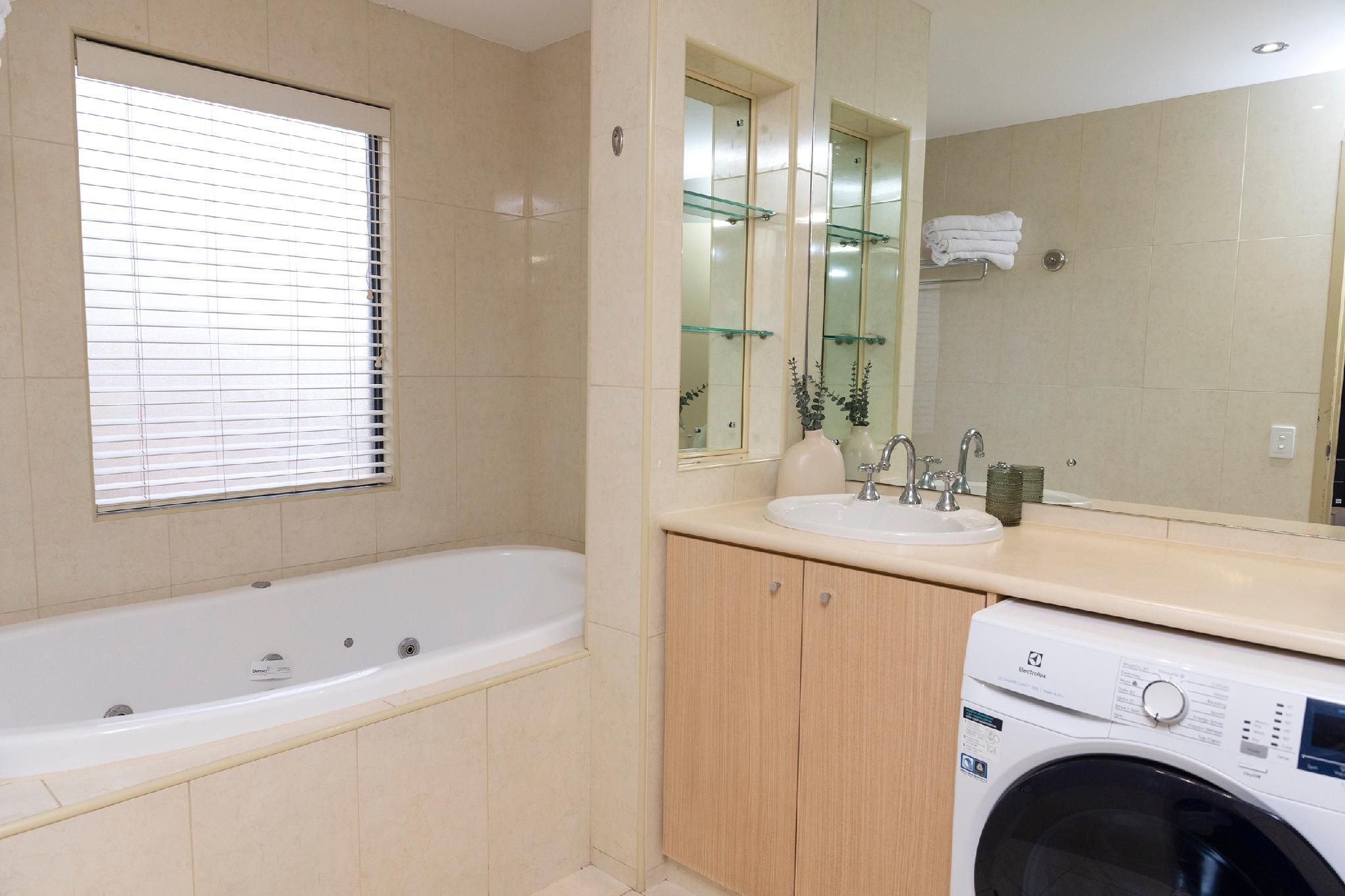 Executive One Bedroom Spa Garden View Apartment