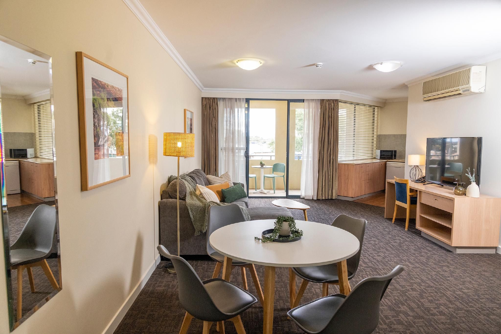 Executive Two Bedroom Spa Balcony Apartment