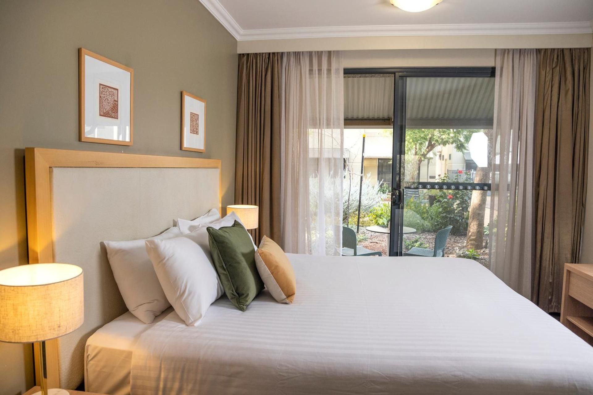 Executive One Bedroom Spa Garden View Apartment
