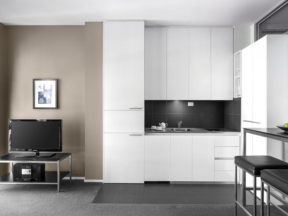 Mantra 100 Exhibition Melbourne One Bedroom Apartment 5