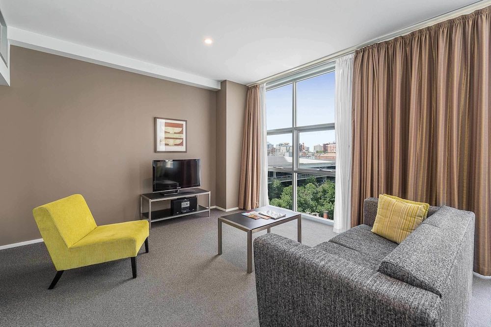 Mantra 100 Exhibition Melbourne One Bedroom Apartment 6