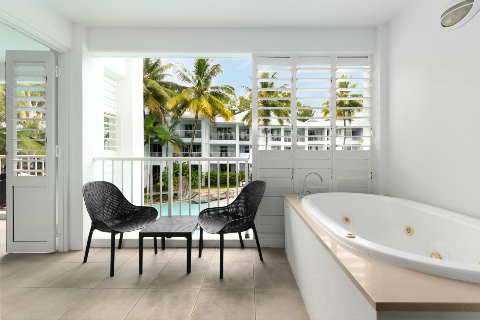 Studio with Spa Bath