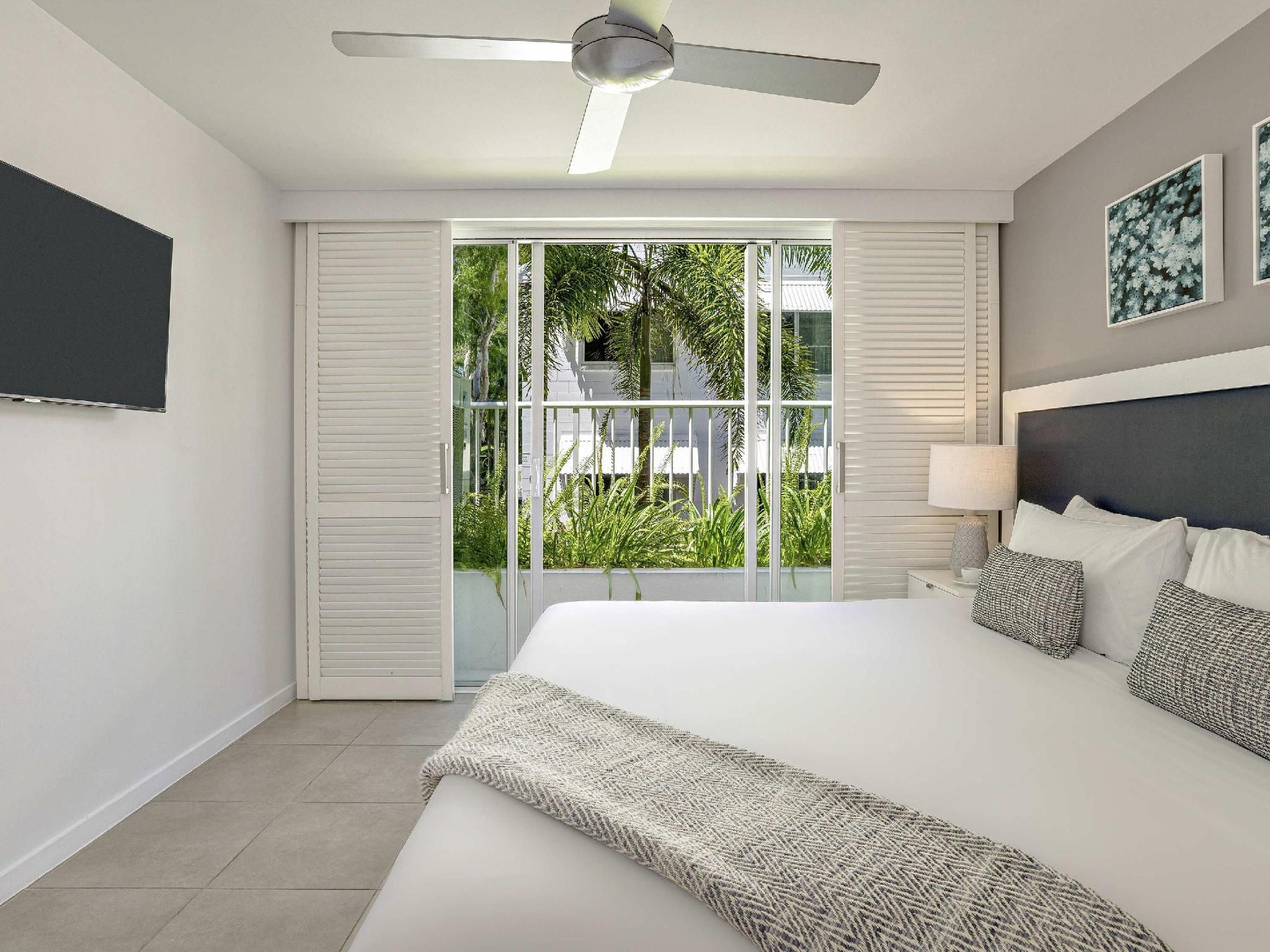 2 Bedroom Deluxe Suite