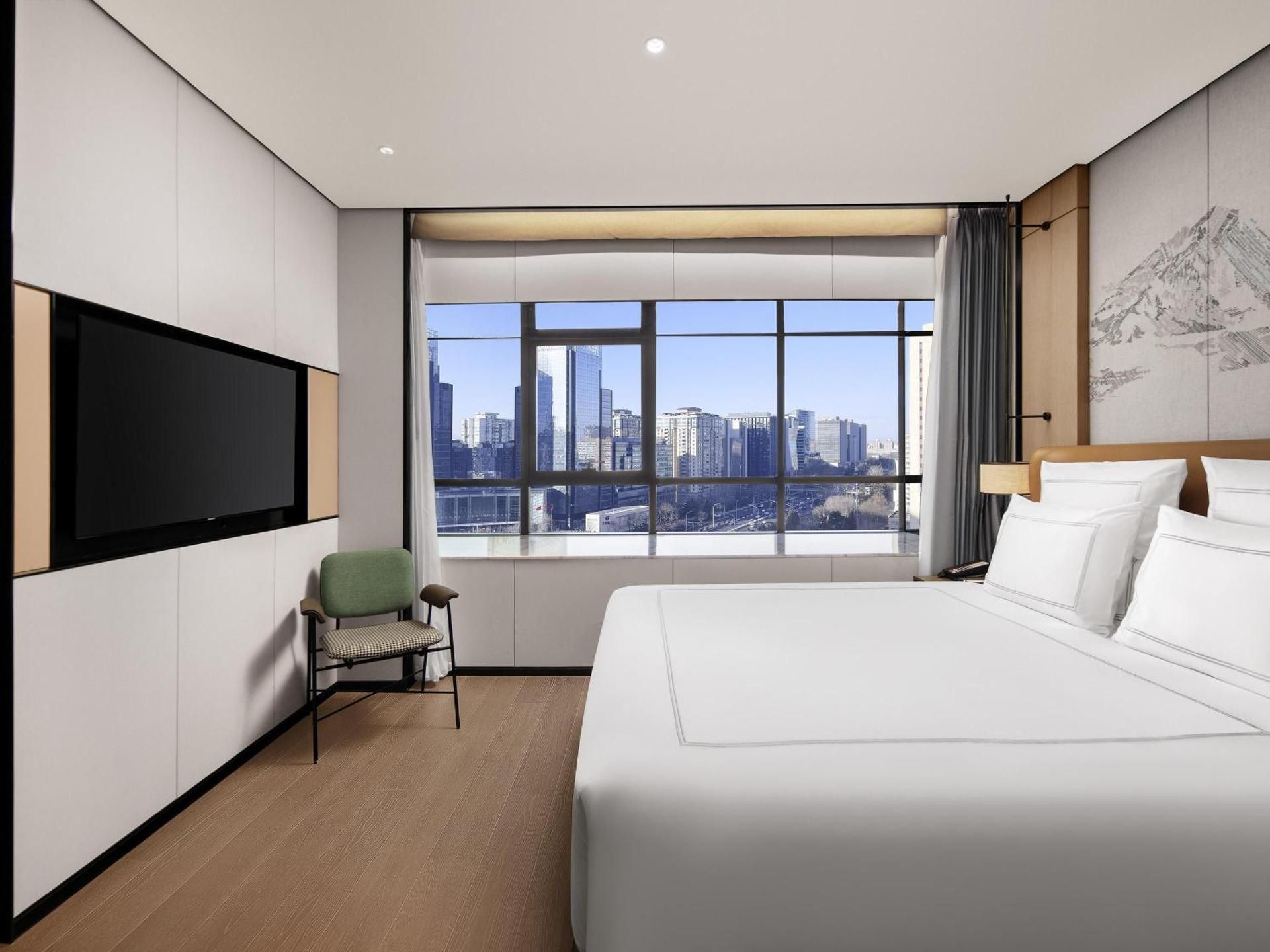 Swiss Grand Executive Room with King-size bed, Lounge Access, and City View