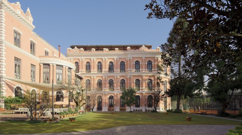 undefined Hotel Yak & Yeti 8