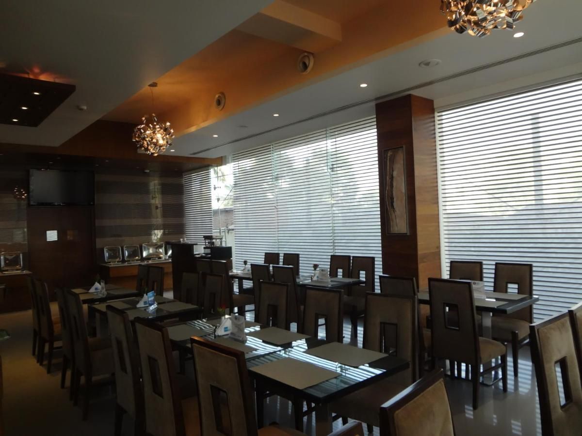 Food & Dining