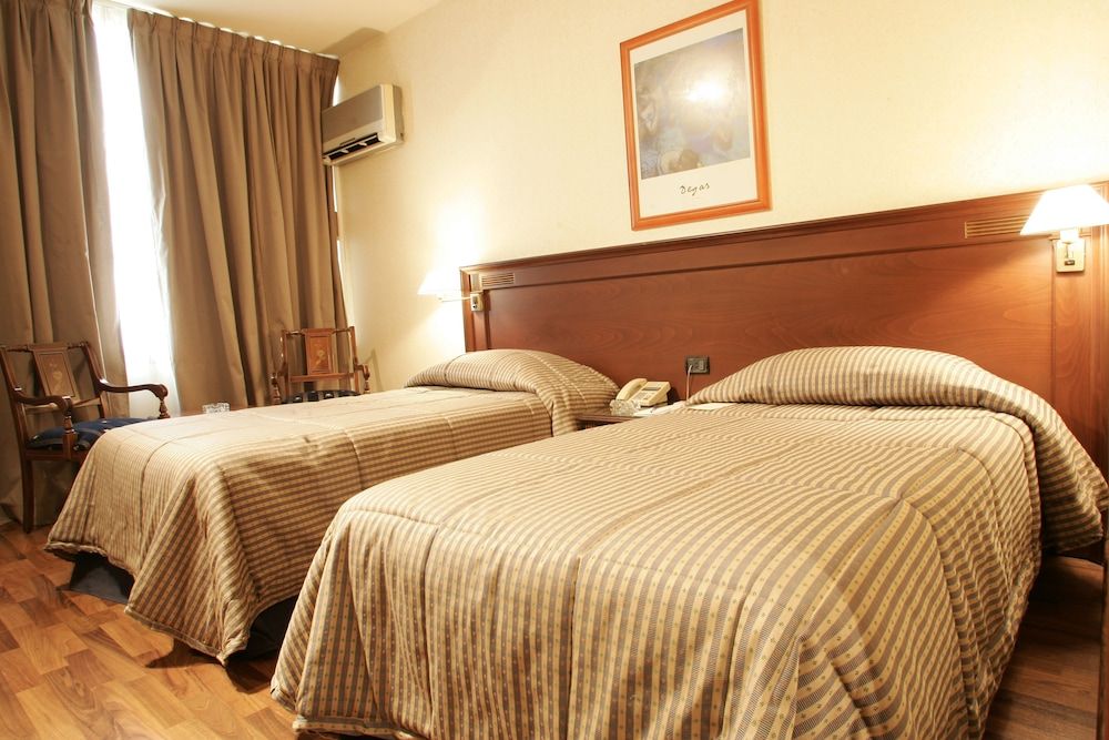 undefined Mayflower Hotel 8