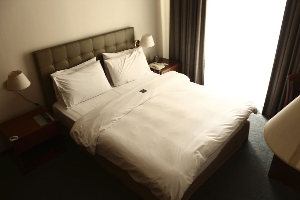 Plaza Hotel Standard Double Room 2