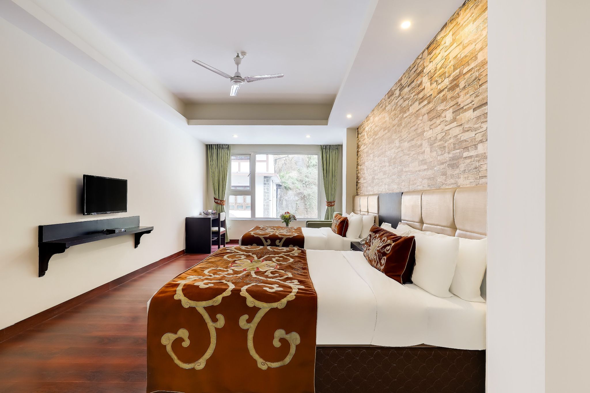 Hazel Suite Room