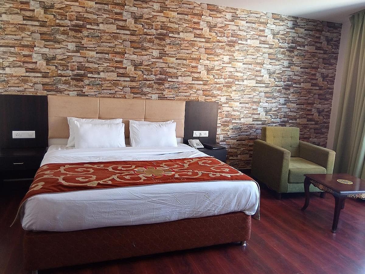 The Fern Denzong Hotel & Spa Gangtok Winter Green Premium Room 3