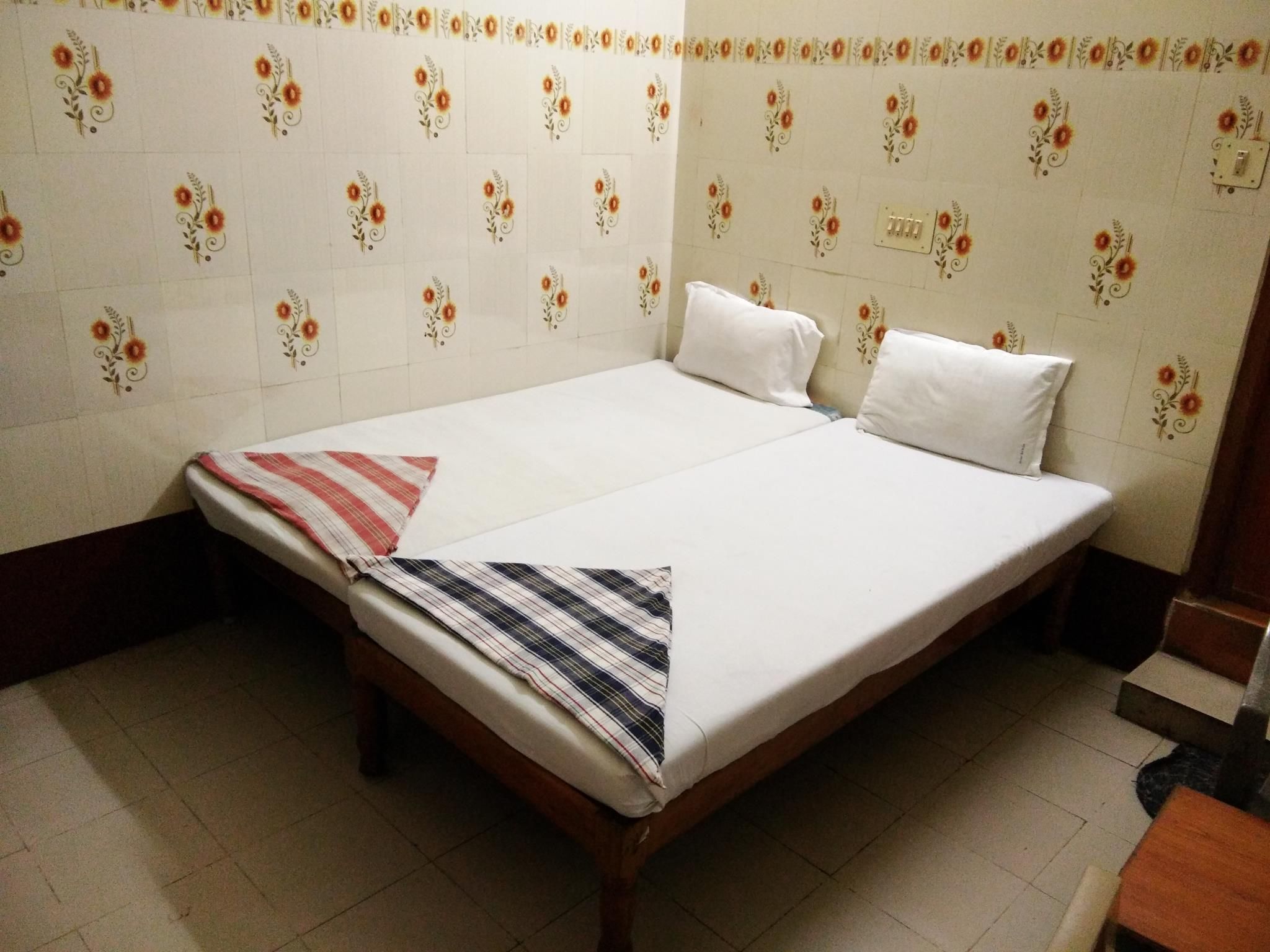 Hotel Sriram Lodge Standard Non AC Room