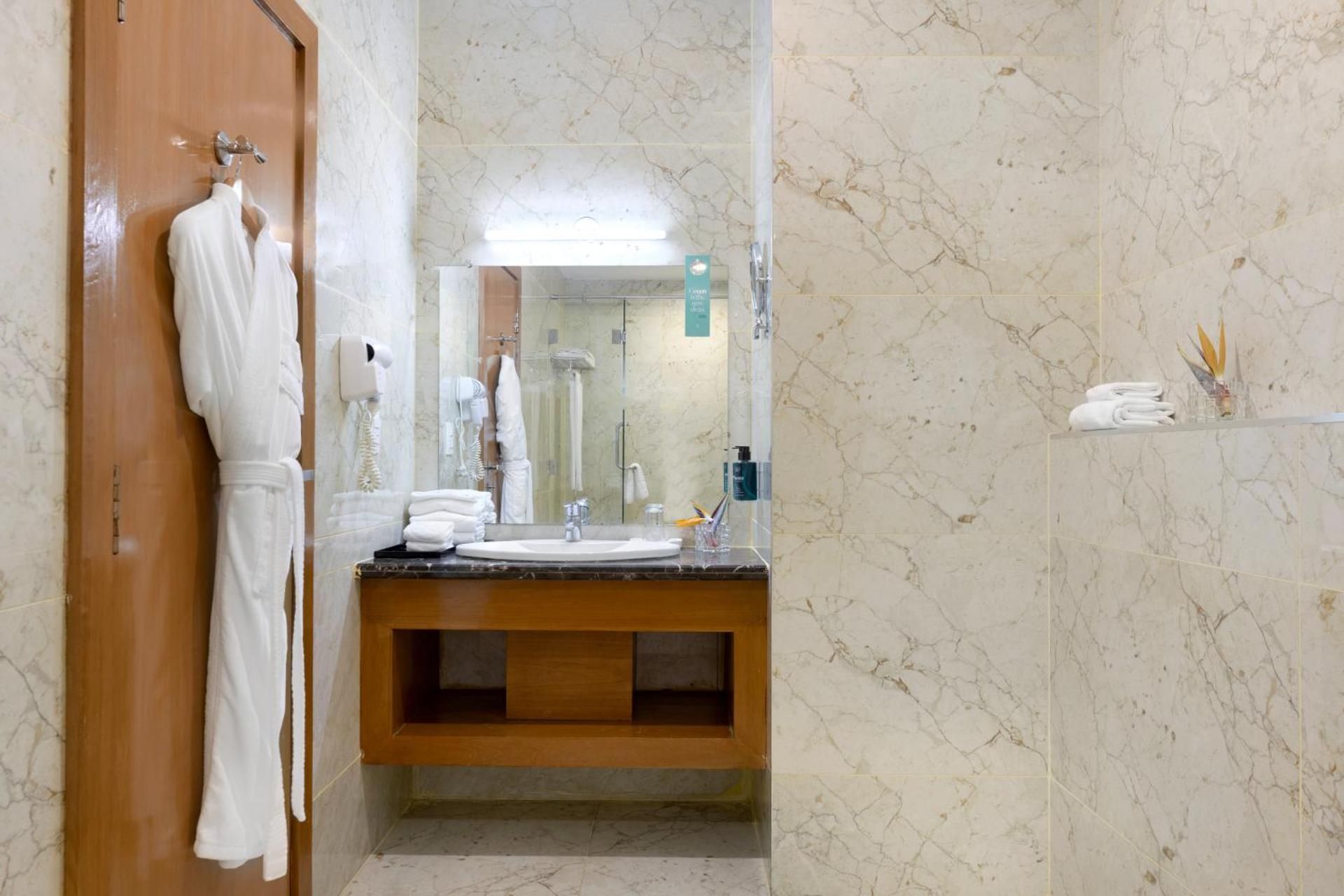 Executive Suite Commercial View
