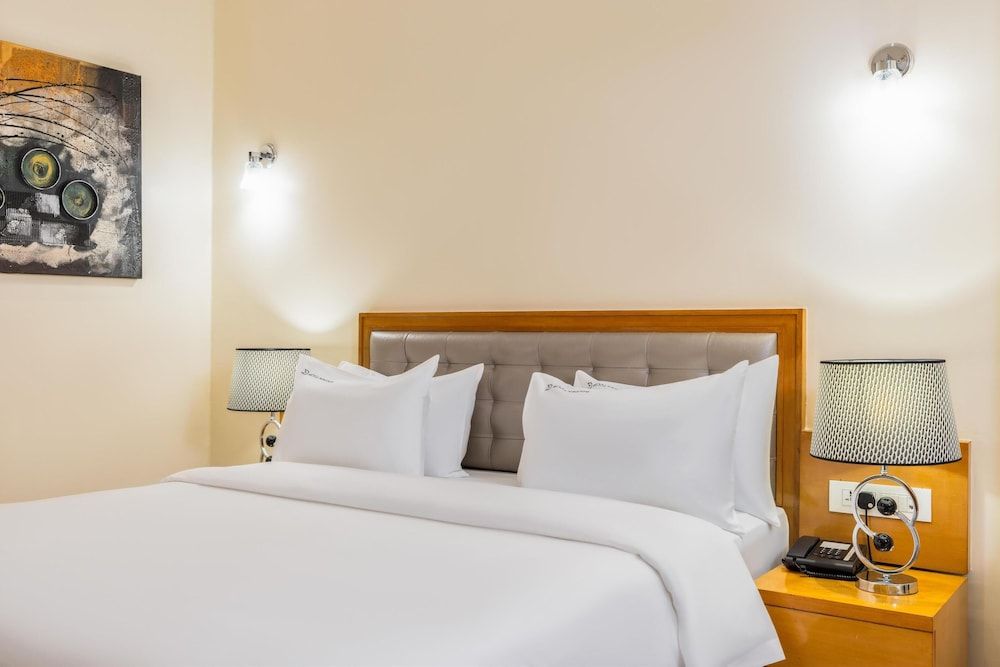Executive Suite - Commercial View