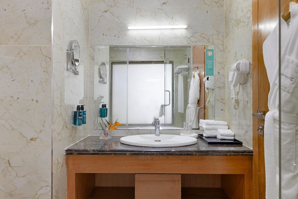 Golden Tulip Westlands Nairobi Standard Room - Commercial View 9