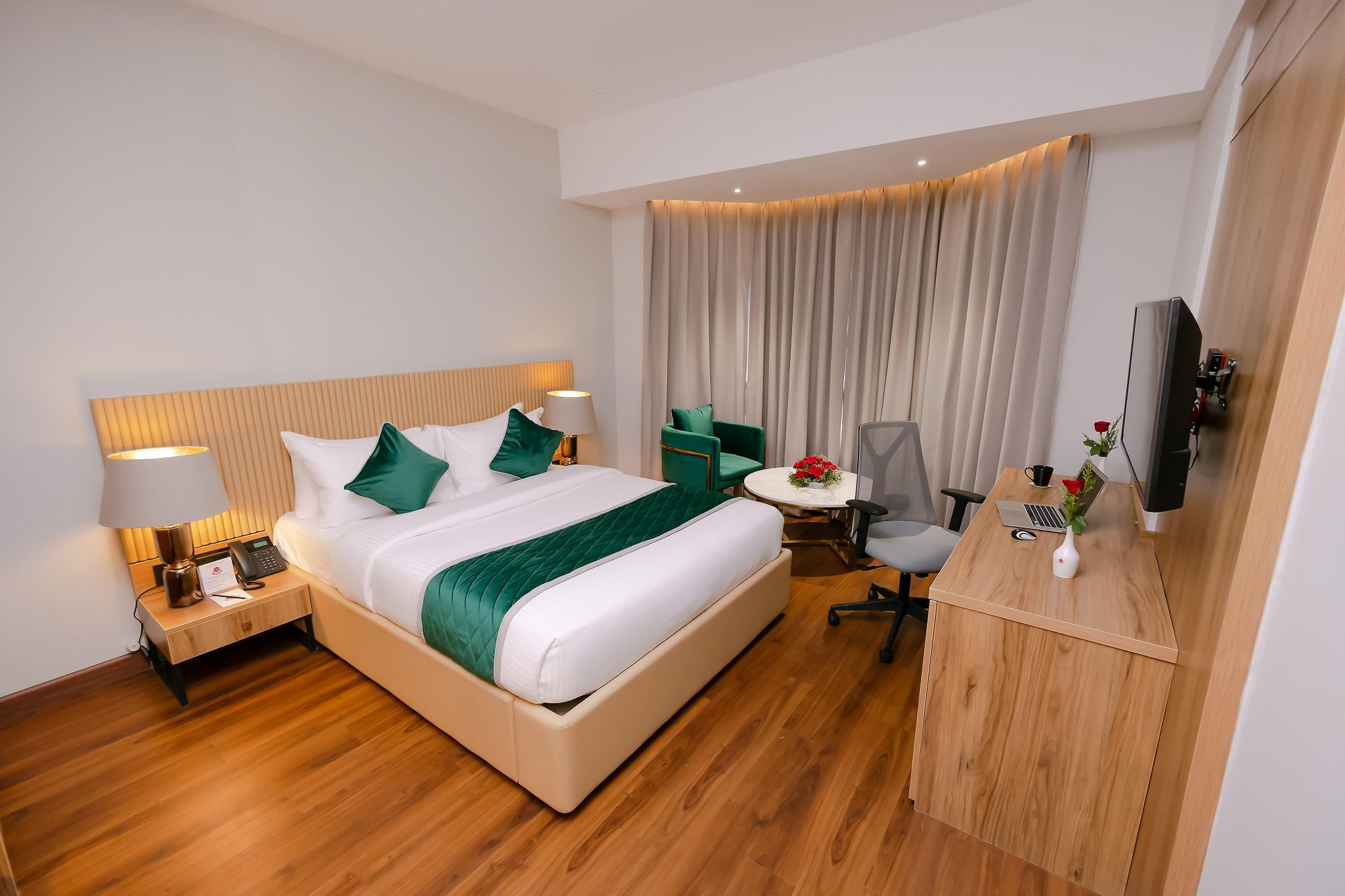 Travancore Court DELUXE QUEEN ROOM 4