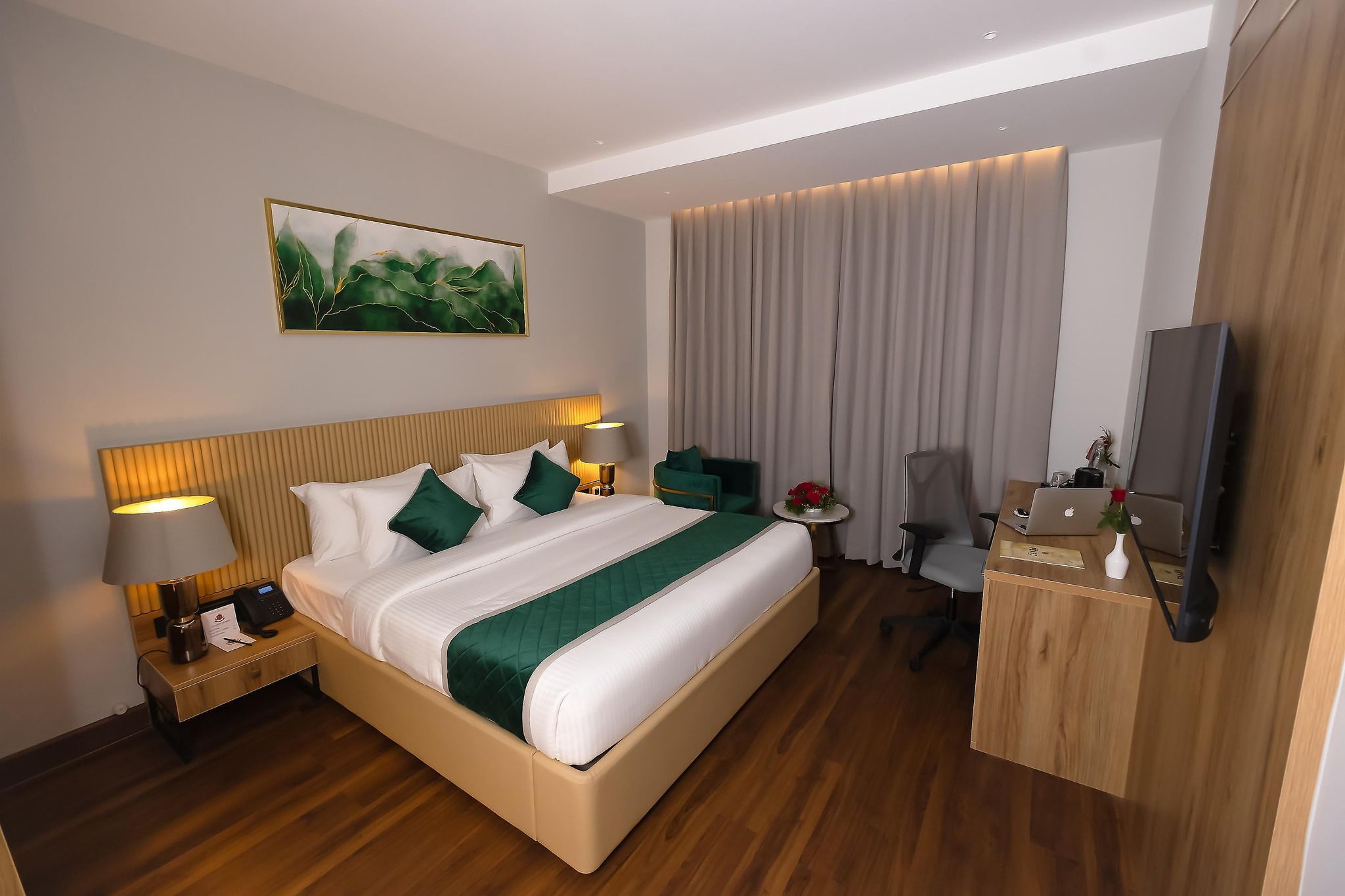 Travancore Court DELUXE QUEEN ROOM 2