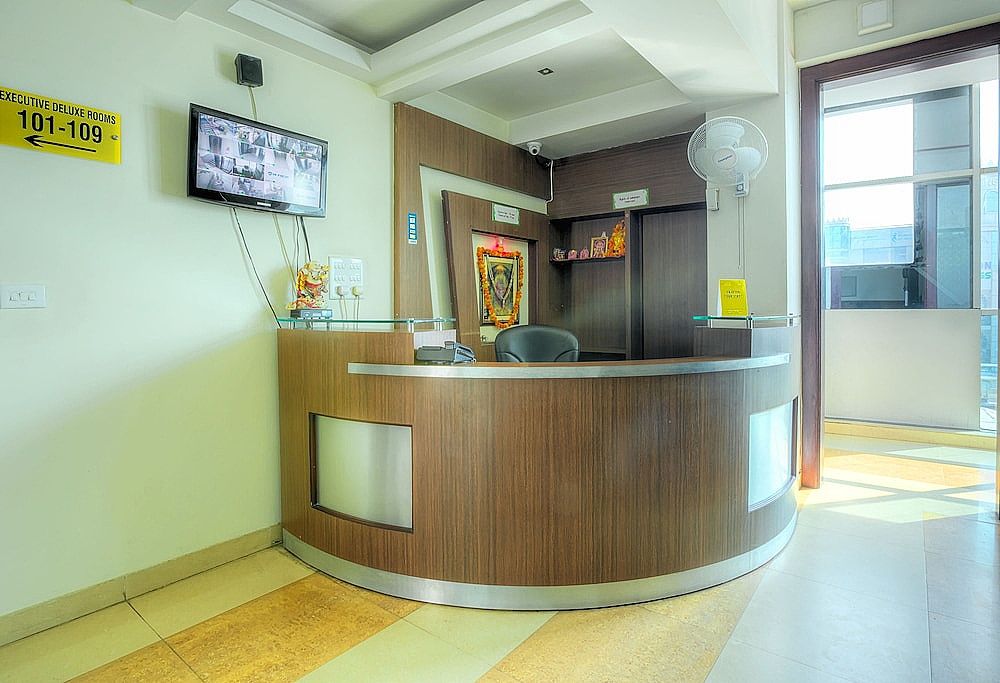 undefined Treebo Shivam Inn Near Singapore Mall 3